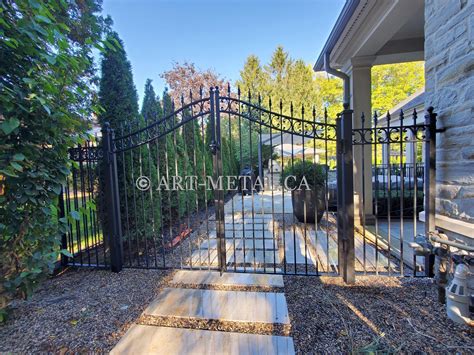 Welded Wire Fence & Gate and Panels. Contractors in Toronto