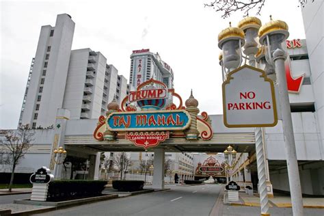 Donald Trump and the Story of His Casinos Disaster