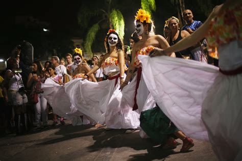 Día de Muertos: How Countries Around the Globe Celebrate the Dead