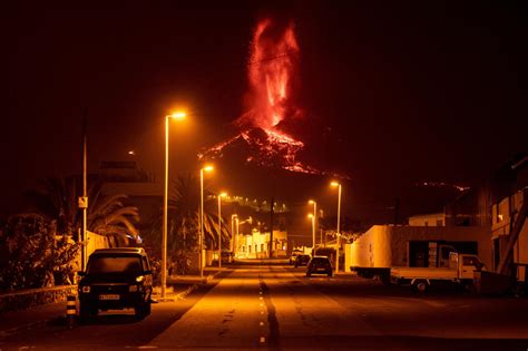 Lava from La Palma volcano surges after crater collapses [Video]