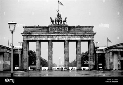 Brandenburg Gate, 1985. East Berlin in the Cold War era Stock Photo - Alamy