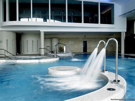 Hodson Bay Hotel | Athlone, Ireland Hotels & Resorts | RealAdventures