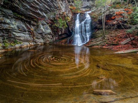 See Beautiful Fall Colors on North Carolina Hiking Trails | VisitNC.com