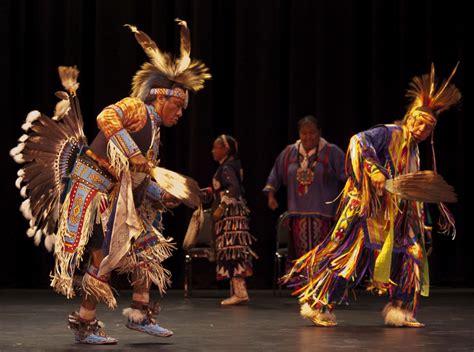 curving back: Meskwaki dancers