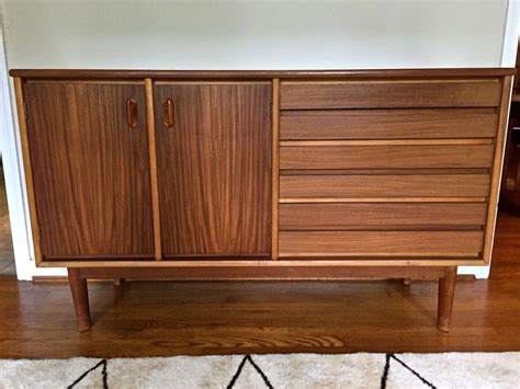 Mid Century Modern Credenza with Drawers & Cabinet by Stanley - EPOCH