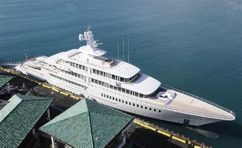 Yacht owned by Lanai owner Larry Ellison docked in Honolulu Harbor ...