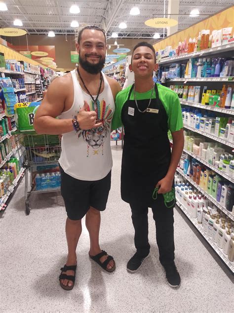 Met Liv Morgan and Bo Dallas in publix yesterday! Super nice people ...