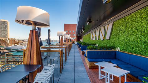 Lookout Rooftop Bar in Boston | The Envoy Hotel