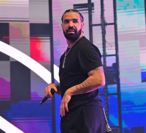 Nails Or Nah? Drake's Pink Manicure Sparks Convo On Masculinity