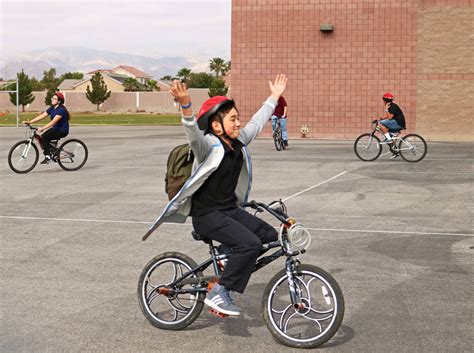 Students and teachers celebrate National Bike to School Day at Cadwallader Middle School — VIDEO ...