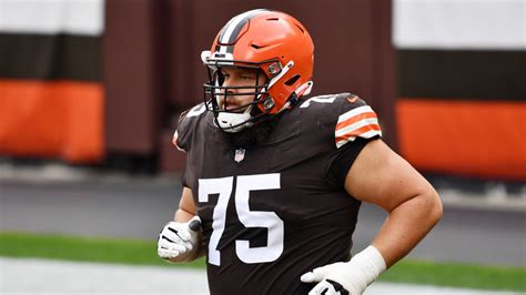 Browns eyeing extension for Pro Bowl G Joel Bitonio | Yardbarker