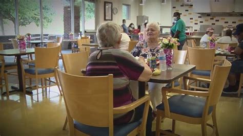 Seniors are being targeted with new phone scam – here’s what you should know | FOX 2 Detroit