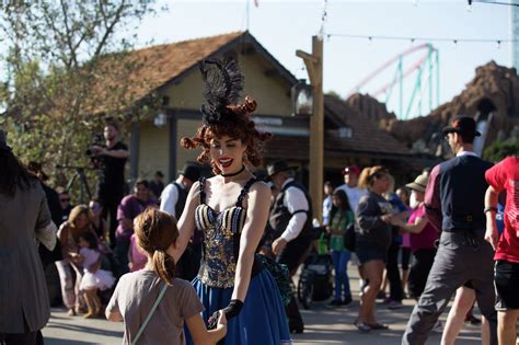 Knott’s Berry Farm ghost town is most fun Calif. park event