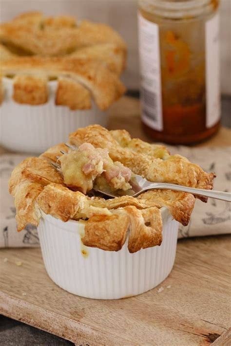 Easy Chicken and Leek Pies with Bacon | Recipe | Bacon pie, Leek pie, Chicken and leek pie