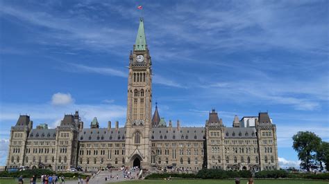 Parliament building in Ottawa | Photo