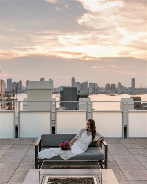 Rooftop wedding; New York wedding reception; New York skyline; urban Bridal portrait | Rooftop ...