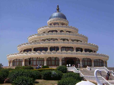 Sri Sri Ravi Shankar Guruji Ashram – Art of Living, Bangalore. | Prathibhasb's Weblog