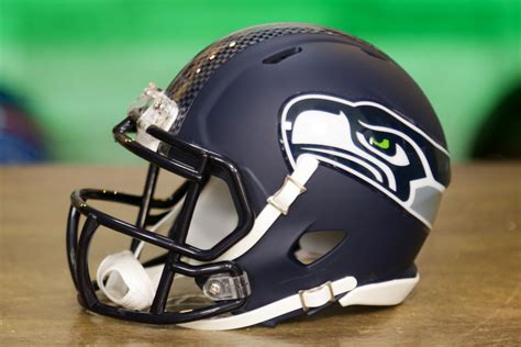 Seattle Seahawks Riddell Speed Mini Helmet – Green Gridiron, Inc.