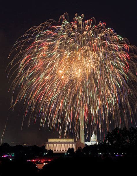 120+ Lincoln Memorial Fireworks Stock Photos, Pictures & Royalty-Free ...