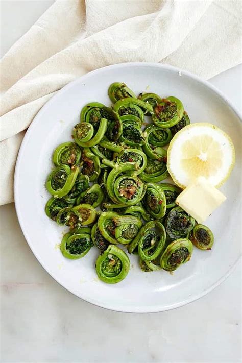 12 Fiddlehead Recipes to Celebrate Spring - Bacon is Magic