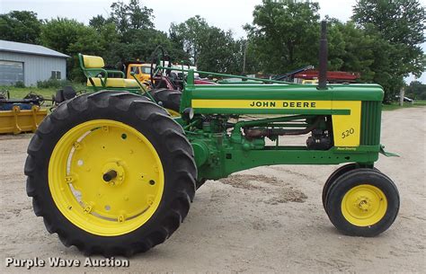 John Deere 520 tractor in Plainview, MN | Item DV9372 sold | Purple Wave