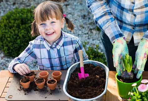 Top 10 Interesting Gardening Activities for Your Kids & Its Benefits