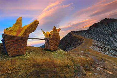 Sunrise: Behind the beauty of Ijen Crater | Beautiful sunrise, Natural scenery