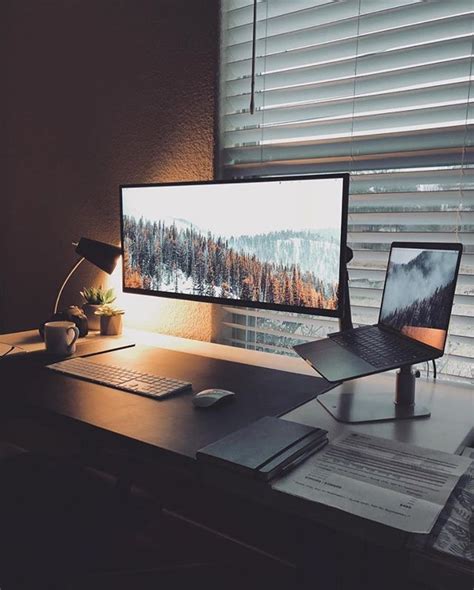 Todays insane desk setup is by @jeffnhorner. Awesome wallpaper and ...