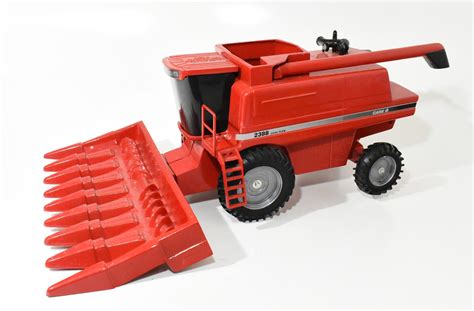 1/16 Case IH 2388 Combine With Corn Head, Signature Series - Daltons Farm Toys