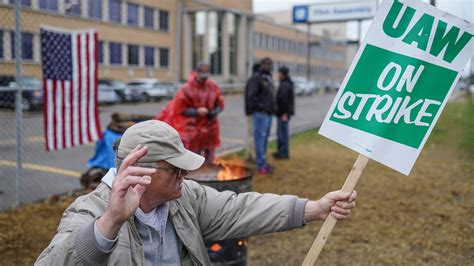 UAW strike: Workers ratify new contract with General Motors