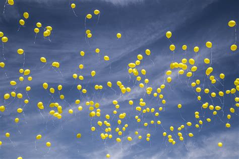 yellow balloons | Martin Frey | Flickr