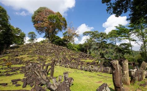 Gunung Padang, la pirámide más antigua del mundo