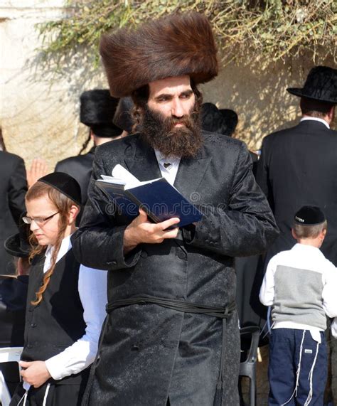 Portrait of Hasidism Man is Jewish Religious Sect. Editorial Image - Image of hasidut, eastern ...