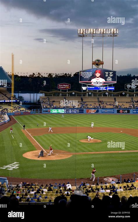 Baseball game at night at Dodger Stadium Stock Photo - Alamy