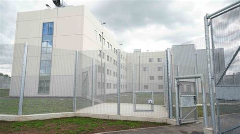 HMP Fosse Way: Government opens new prison in expansion pledge - BBC News