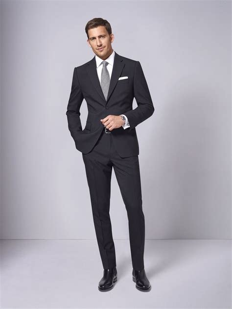 61 How To Wear Black Suit For Men Work Outfit -Gallery- | Formal suits men, Suits men business ...