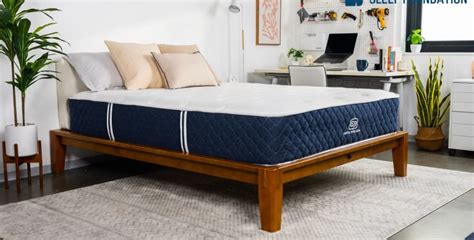 Best Mattress for Hip Pain of 2023 | Sleep Foundation