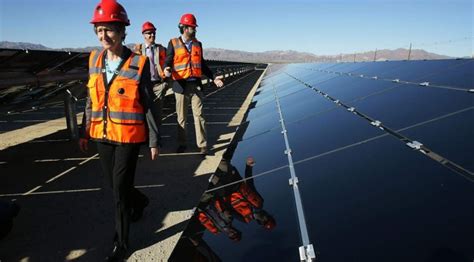 California opens large photovoltaic solar energy plant | REVE News of the wind sector in Spain ...