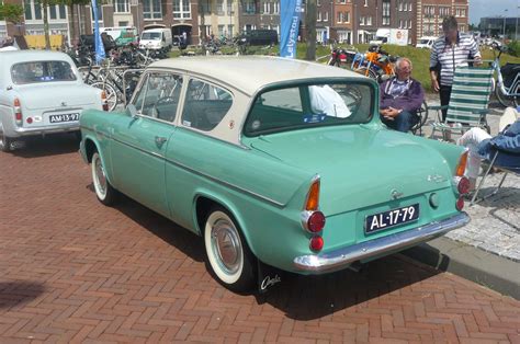 1960 - Ford Anglia 105 E - rear side | Ford anglia, Classic cars ...