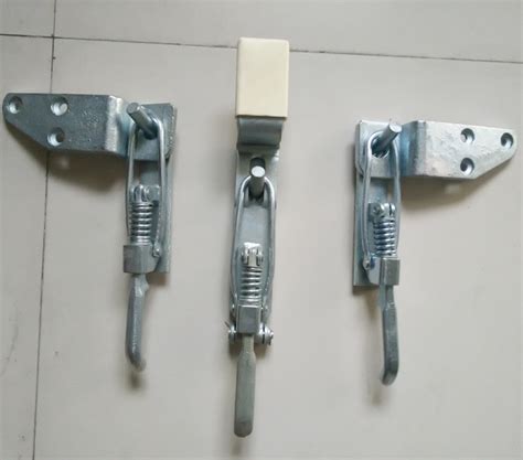 China Heavy Duty Over Center Fastener Lock Latch Manufacturers