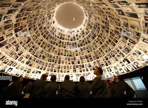 Israeli female soldiers inside Hall of Names in Yad Vashem memorial ...