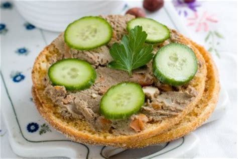 A traditional chopped liver recipe. From our favorite Jewish recipes. | Cookingnook.com