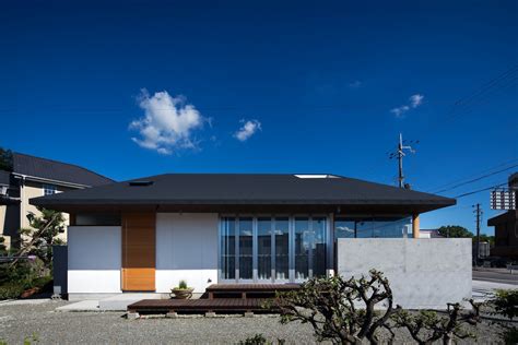 Black Roof House - Architizer