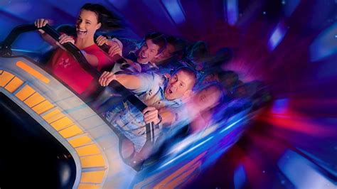 Space Mountain Breaks Down Mid-Ride, Cast Member Pushes Vehicle ...