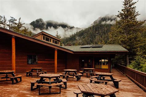 Dining & Shopping at the Kenai Fjords Wilderness Lodge in Alaska