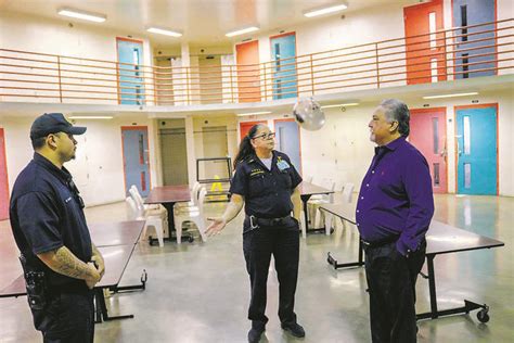 Hawaii leaders have done little to fix overcrowding at jails | Honolulu ...