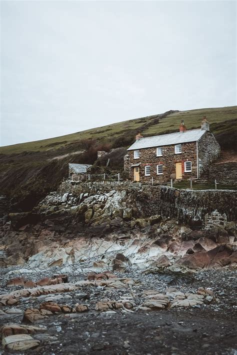 Cottage On The North Cornwall Coast | Cornwall coast, Cottage by the ...