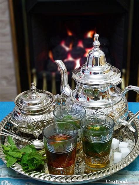 Moroccan Mint Tea (Thé Marocain)