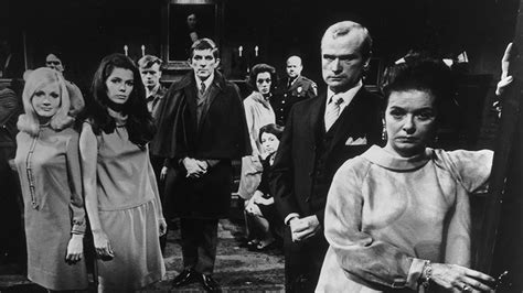 'Dark Shadows' Cast 1966: What Happened to the Collins Family | First For Women