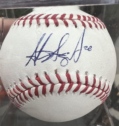 Baseball Autograph - who might it be? : r/AutographAssistance